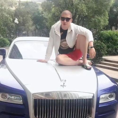 吃瓜劳斯莱斯网红,揭秘网络红人的奢华生活  第2张 吃瓜劳斯莱斯网红,揭秘网络红人的奢华生活  第2张